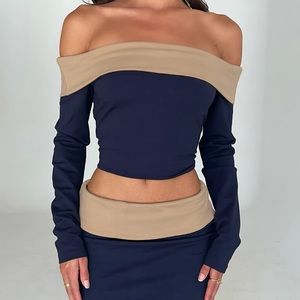 Tiger Mist Off-shoulder Long Sleeve